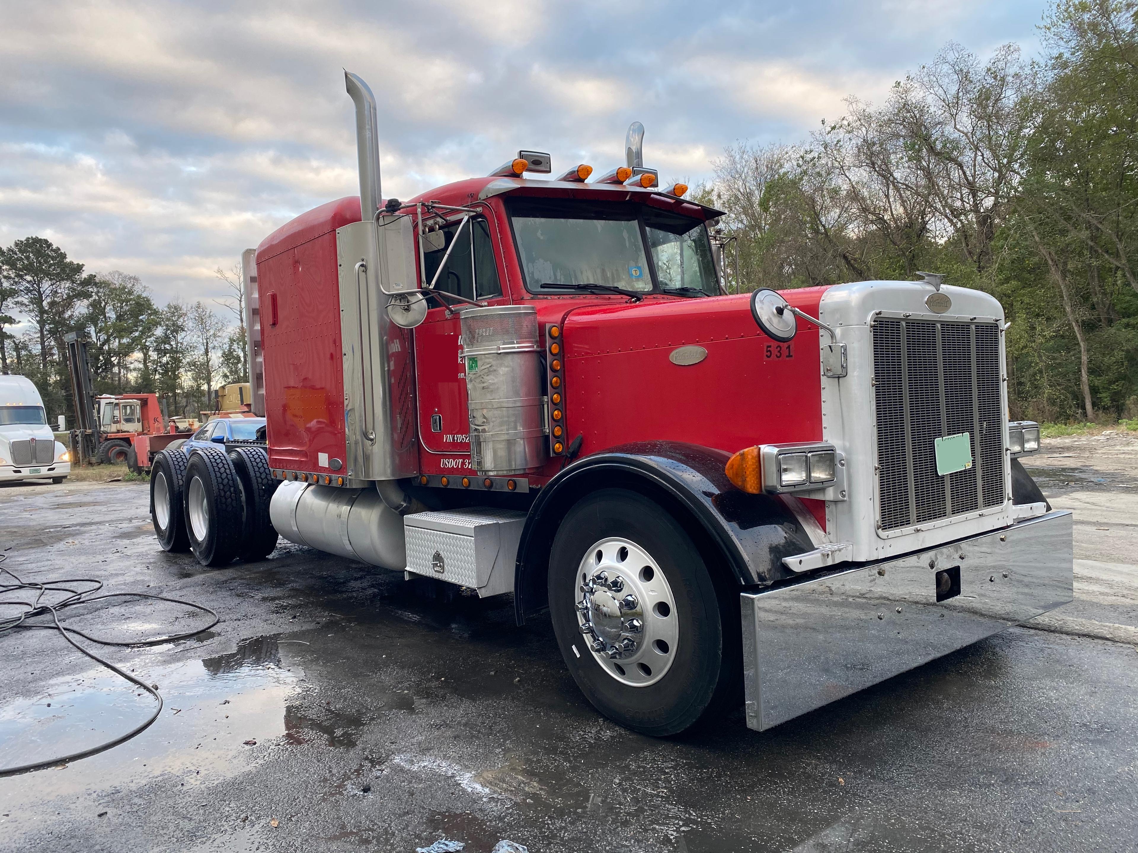 2000 Peterbilt 379