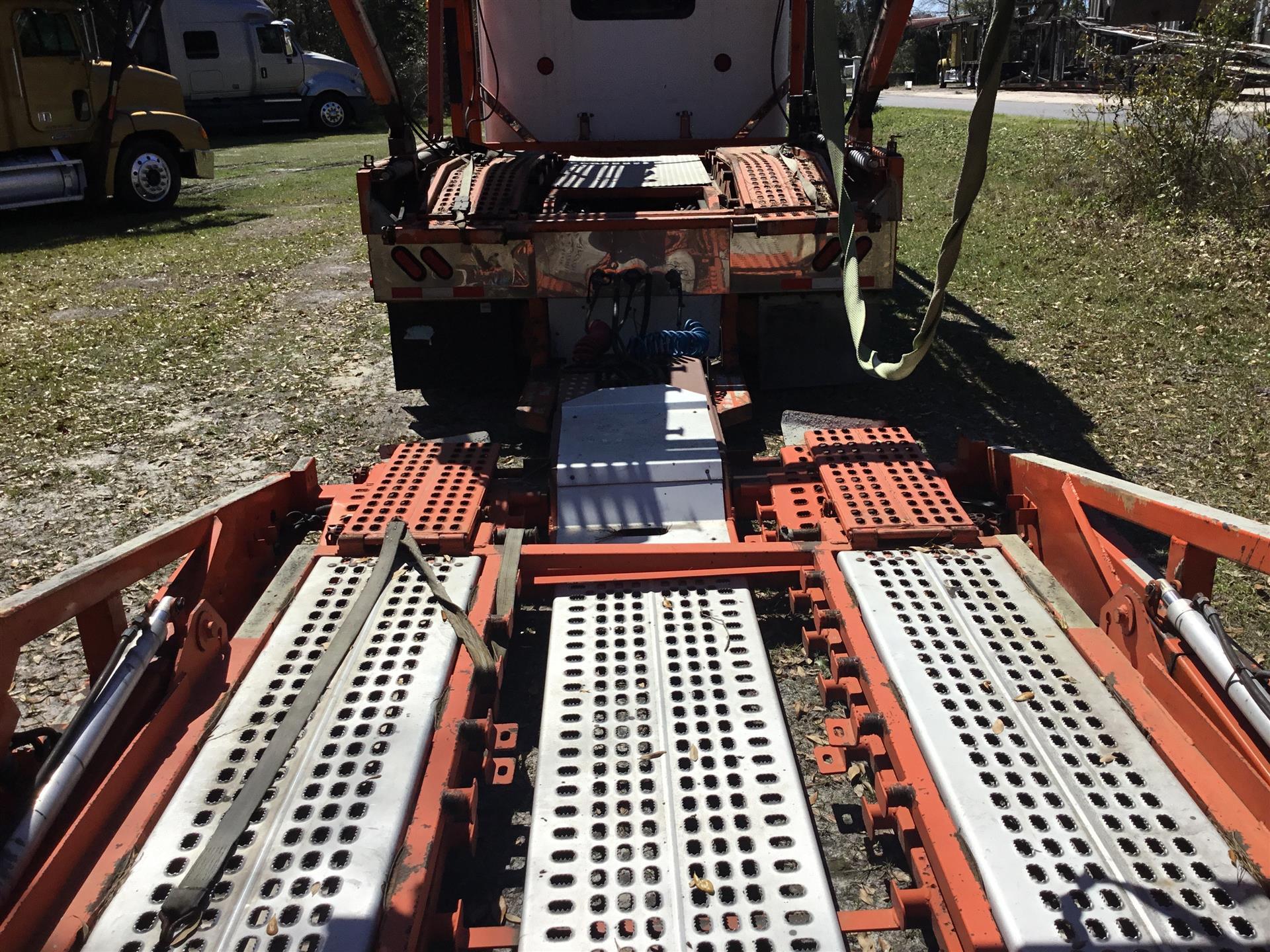 2004 Peterbilt Car Carrier Sleeper