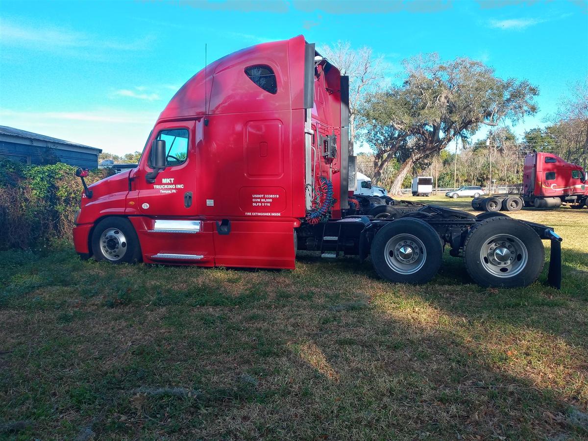 2013 FREIGHTLINER CASCADIA