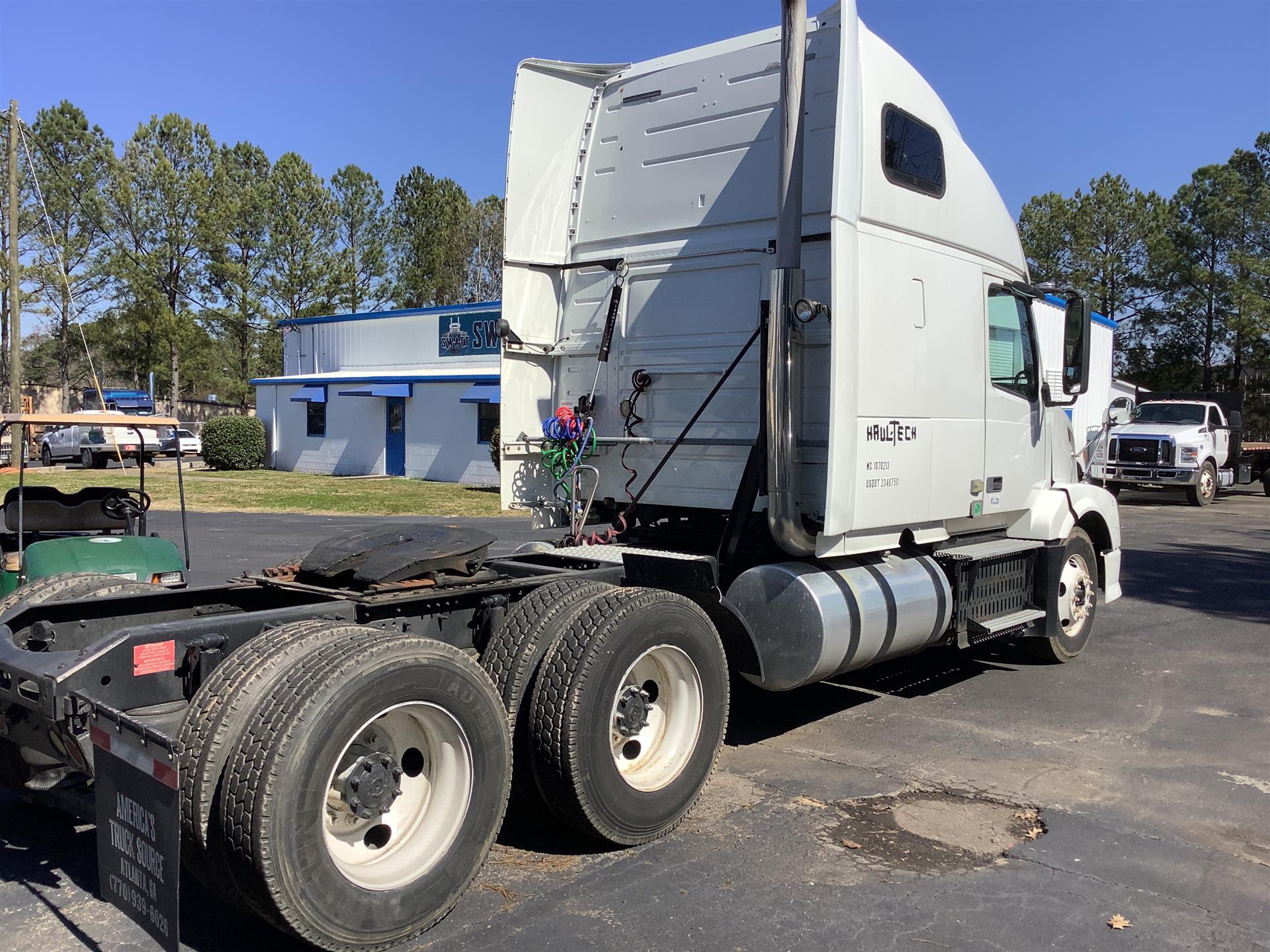 2012 VOLVO VNL670