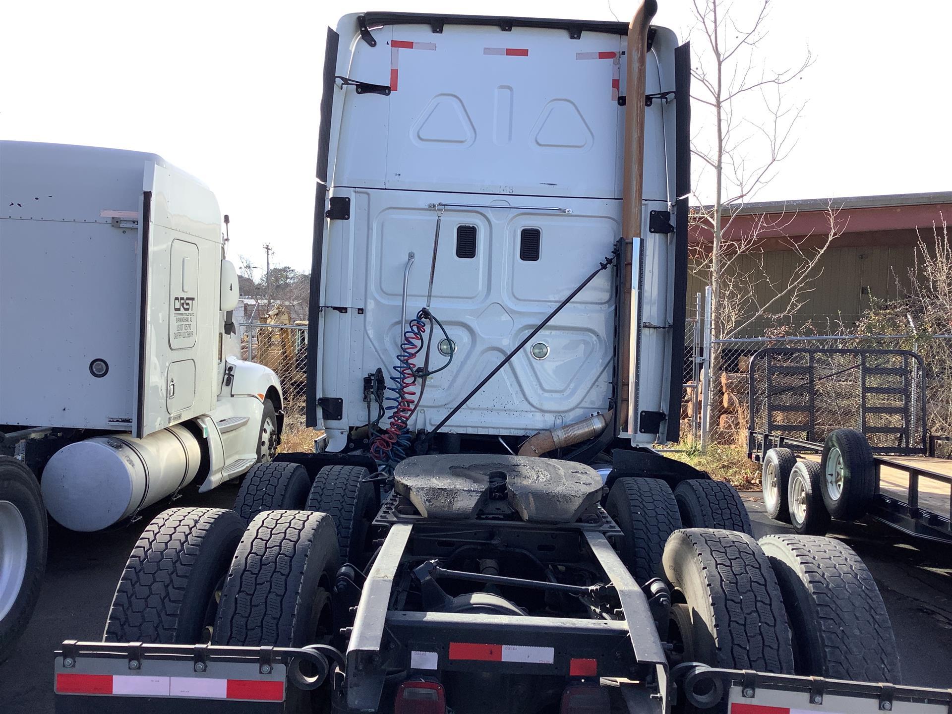 2013 FREIGHTLINER CASCADIA