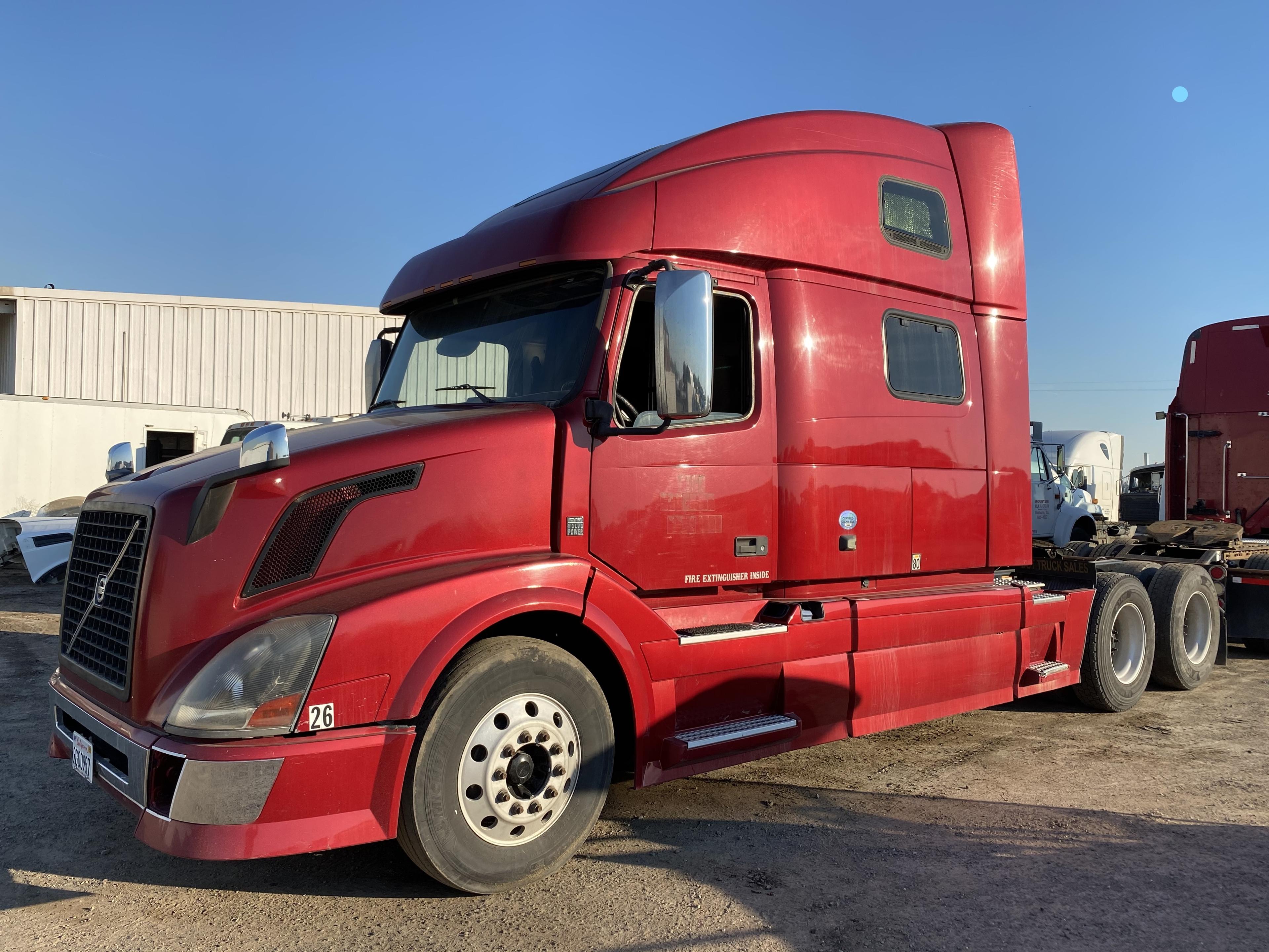 2013 VOLVO VNL670