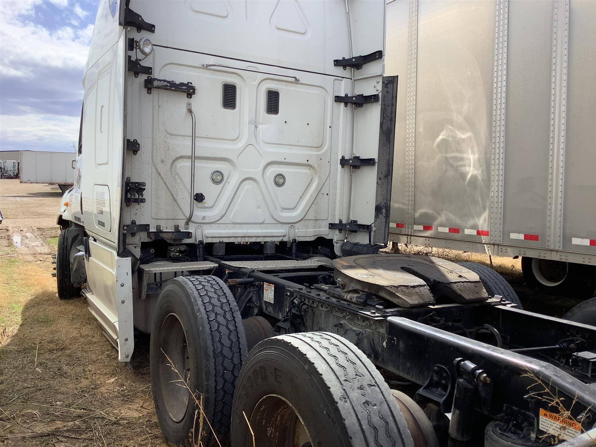 2014 FREIGHTLINER CASCADIA