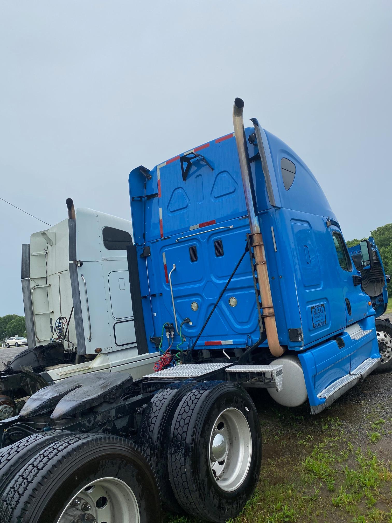 2011 FREIGHTLINER CASCADIA