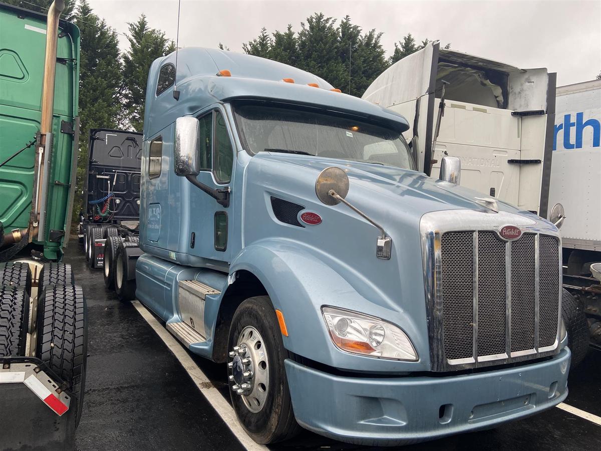 2012 PETERBILT 587