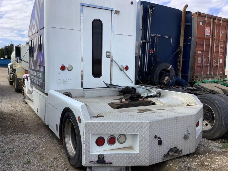 2002 FREIGHTLINER FL60