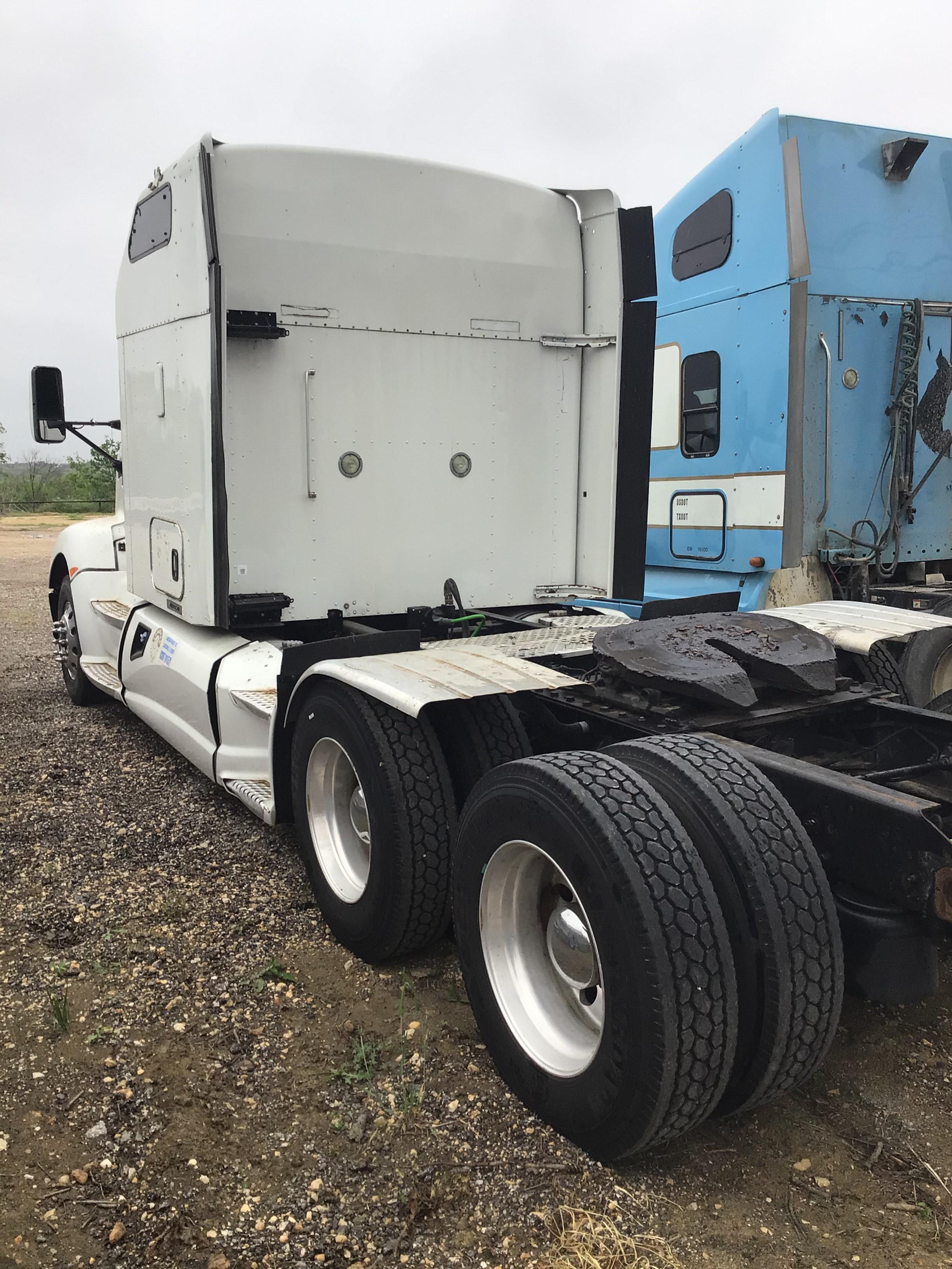 2013 KENWORTH T600