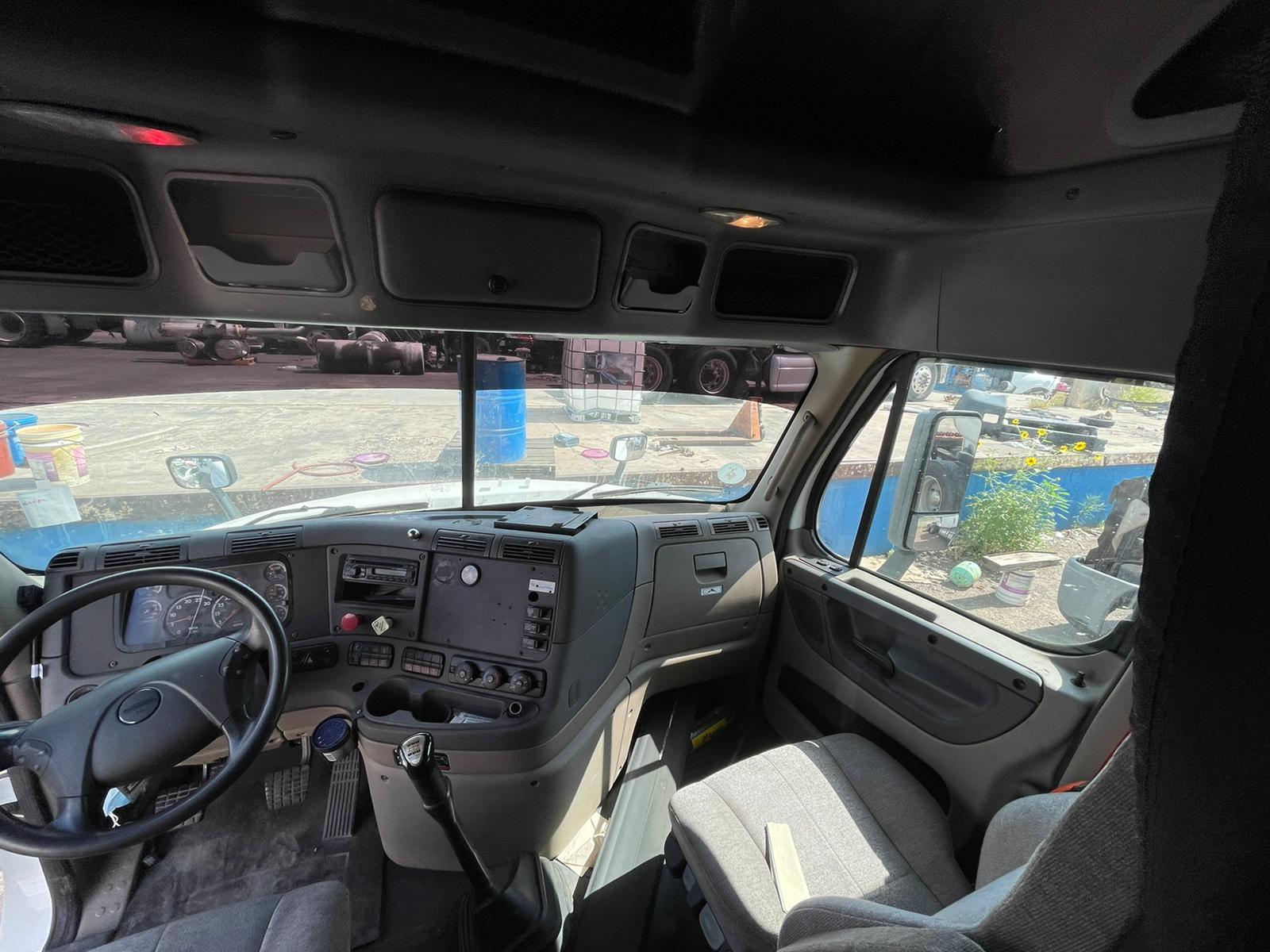 2014 FREIGHTLINER CASCADIA