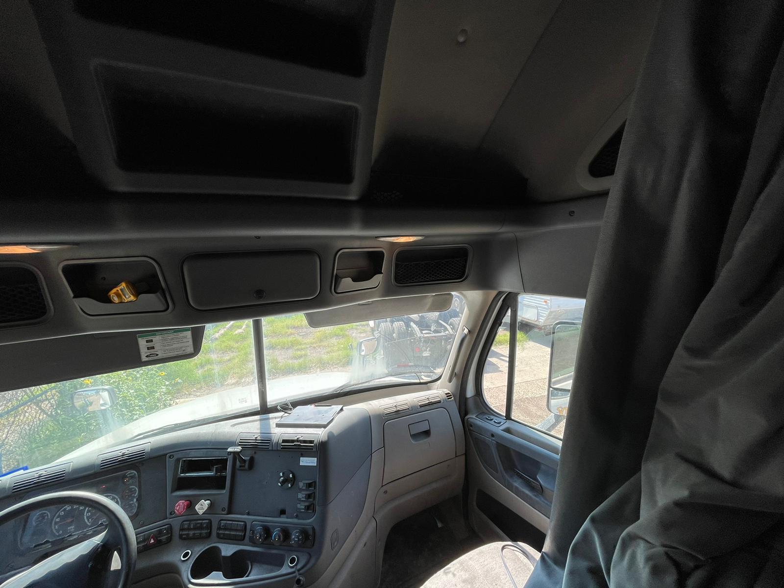 2013 FREIGHTLINER CASCADIA