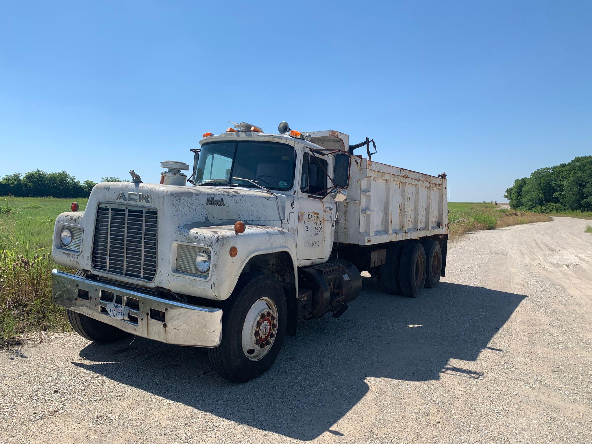 1985 MACK R MODEL DUMP TRUCK