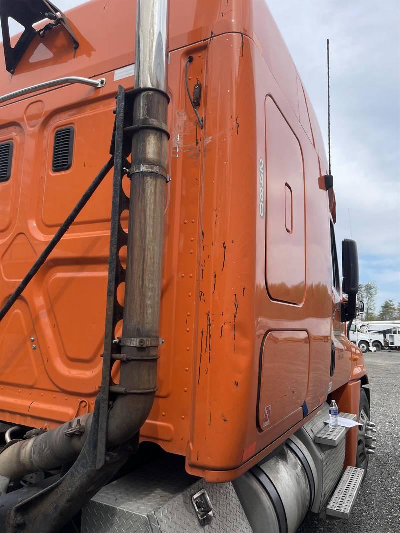 2013 FREIGHTLINER CASCADIA