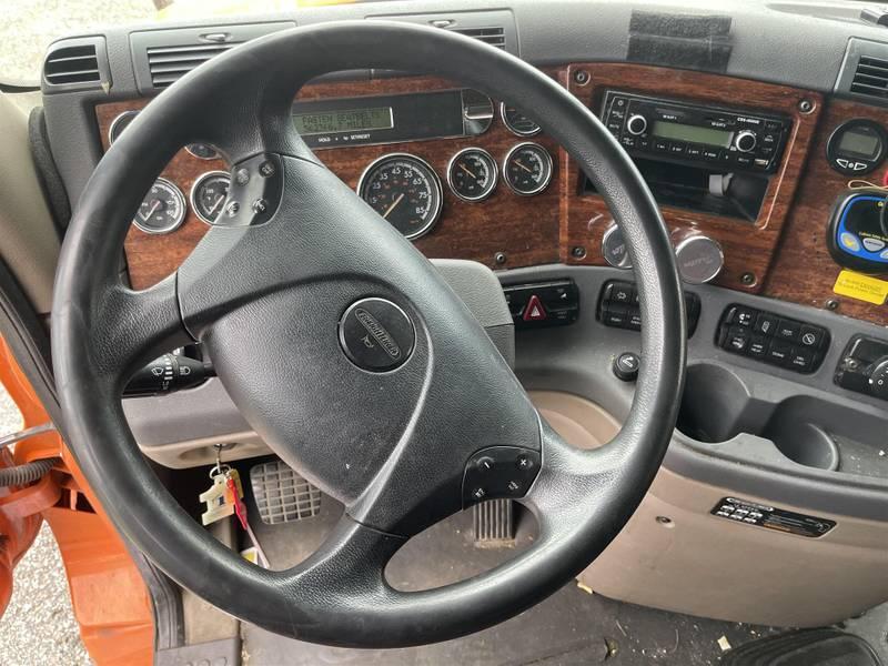 2013 FREIGHTLINER CASCADIA