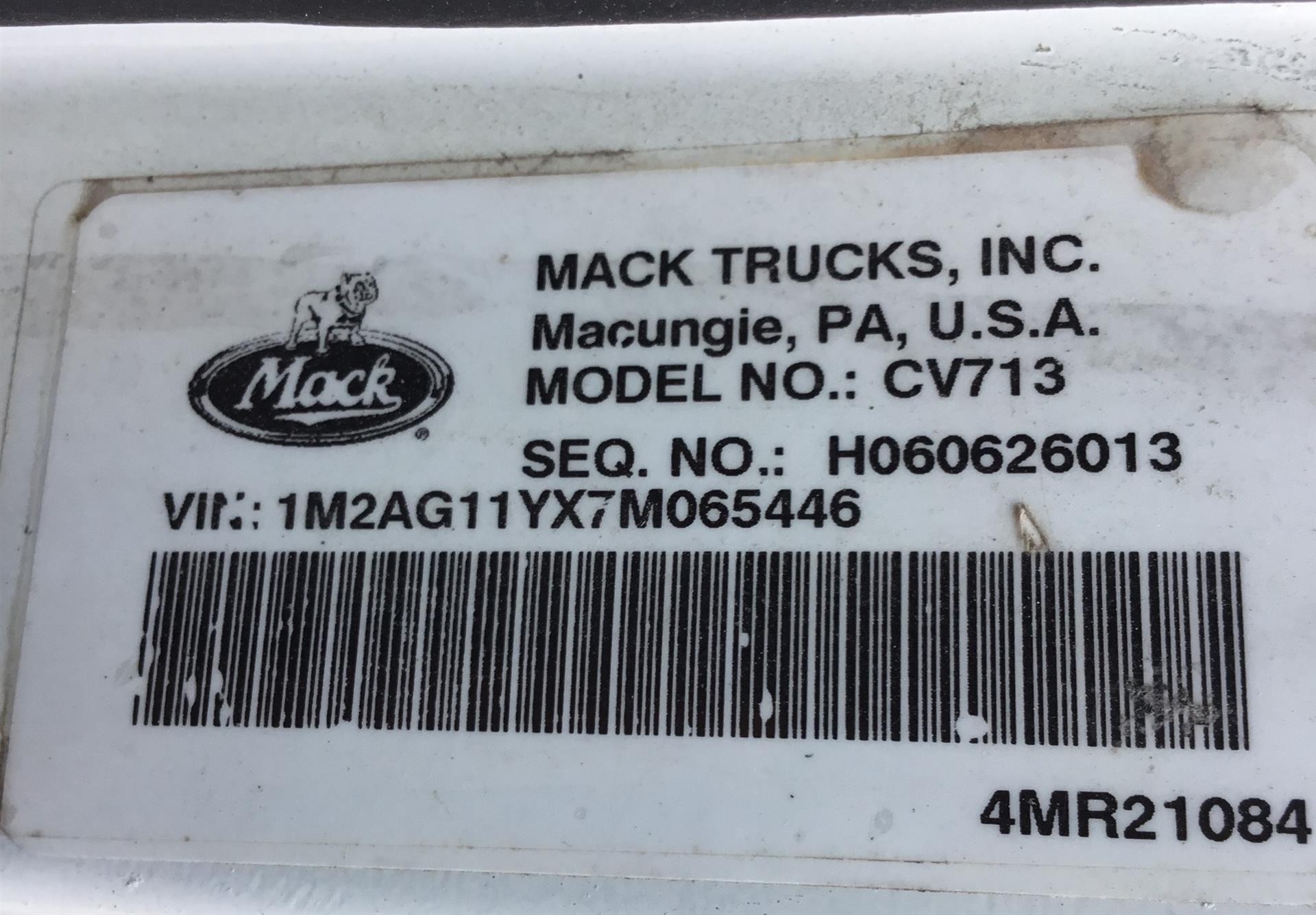 2007 MACK CV713