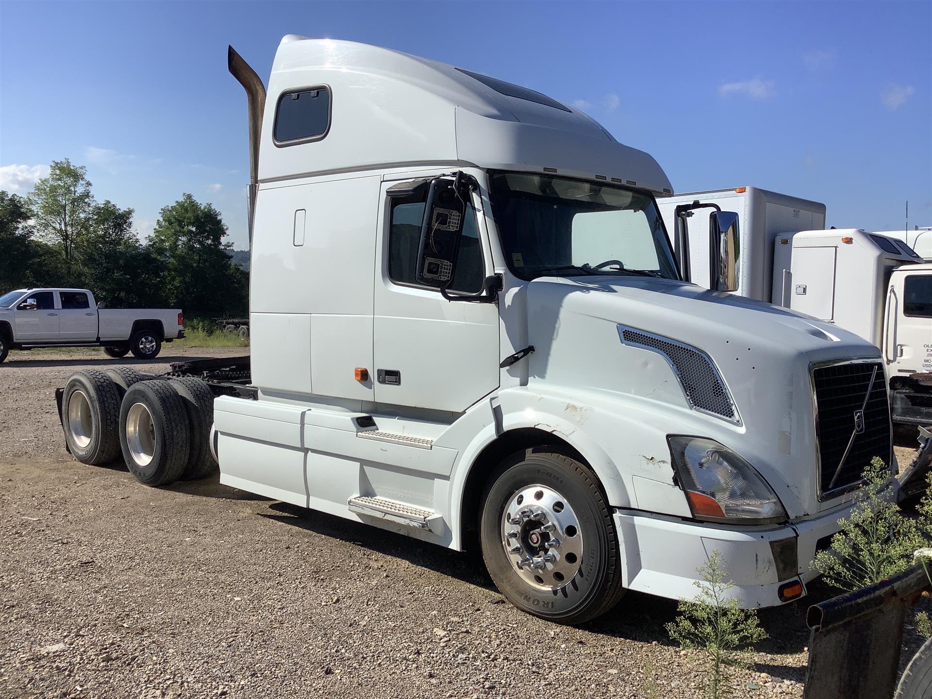 2008 VOLVO VNL670