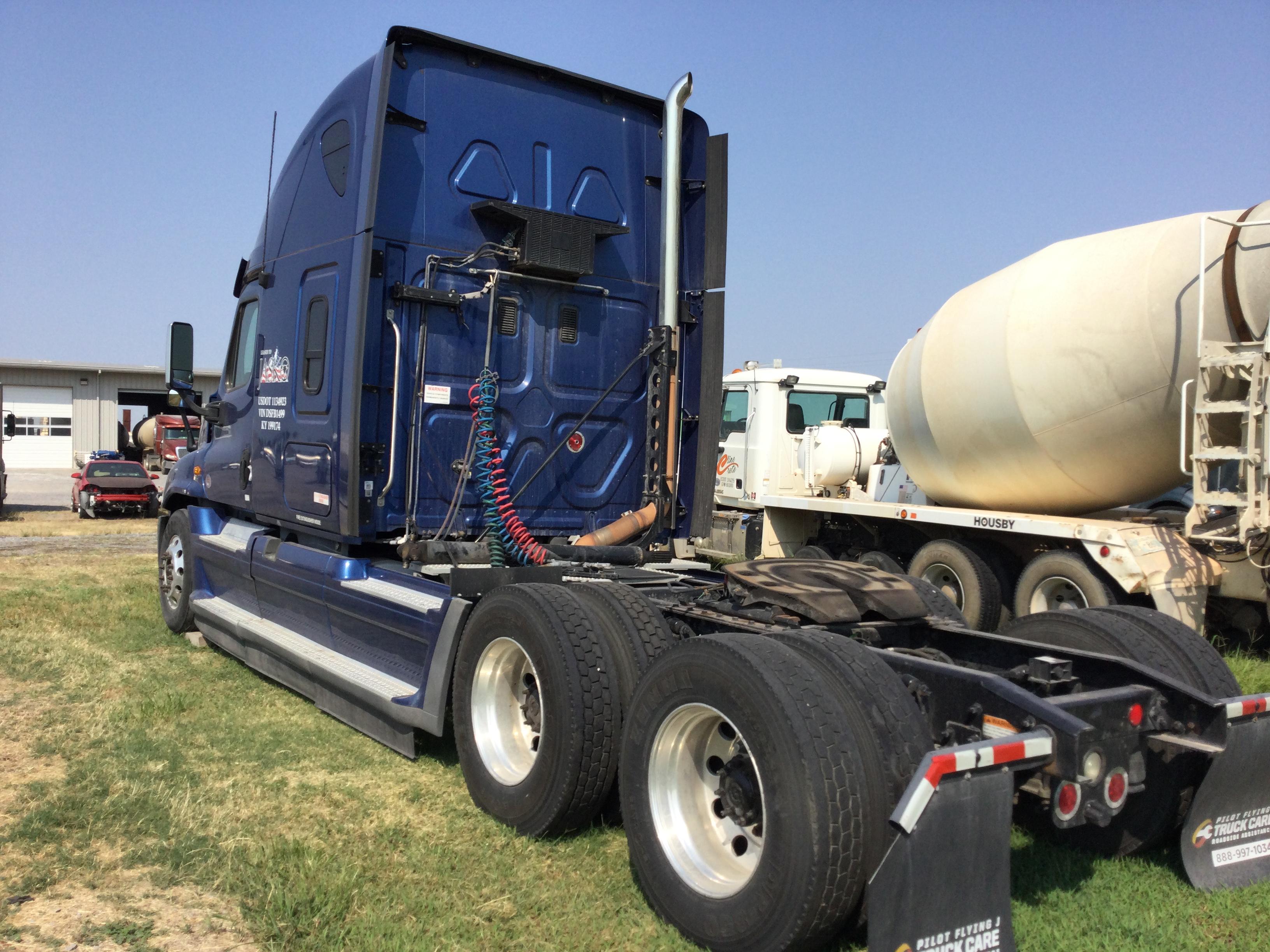 2013 FREIGHTLINER CASCADIA