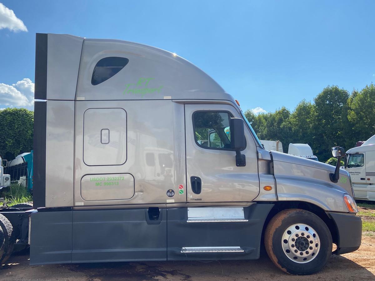 2015 FREIGHTLINER CASCADIA