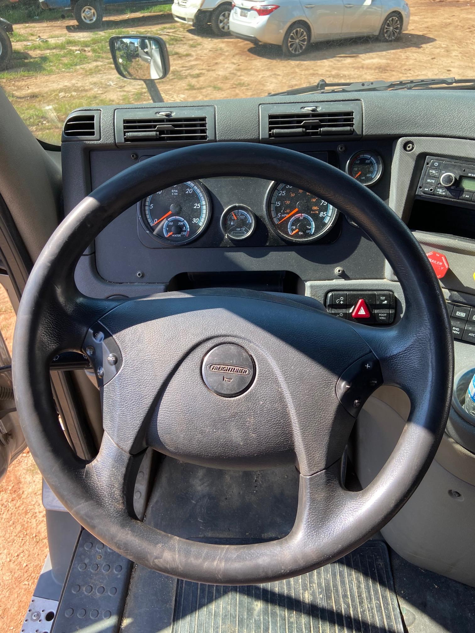 2015 FREIGHTLINER CASCADIA