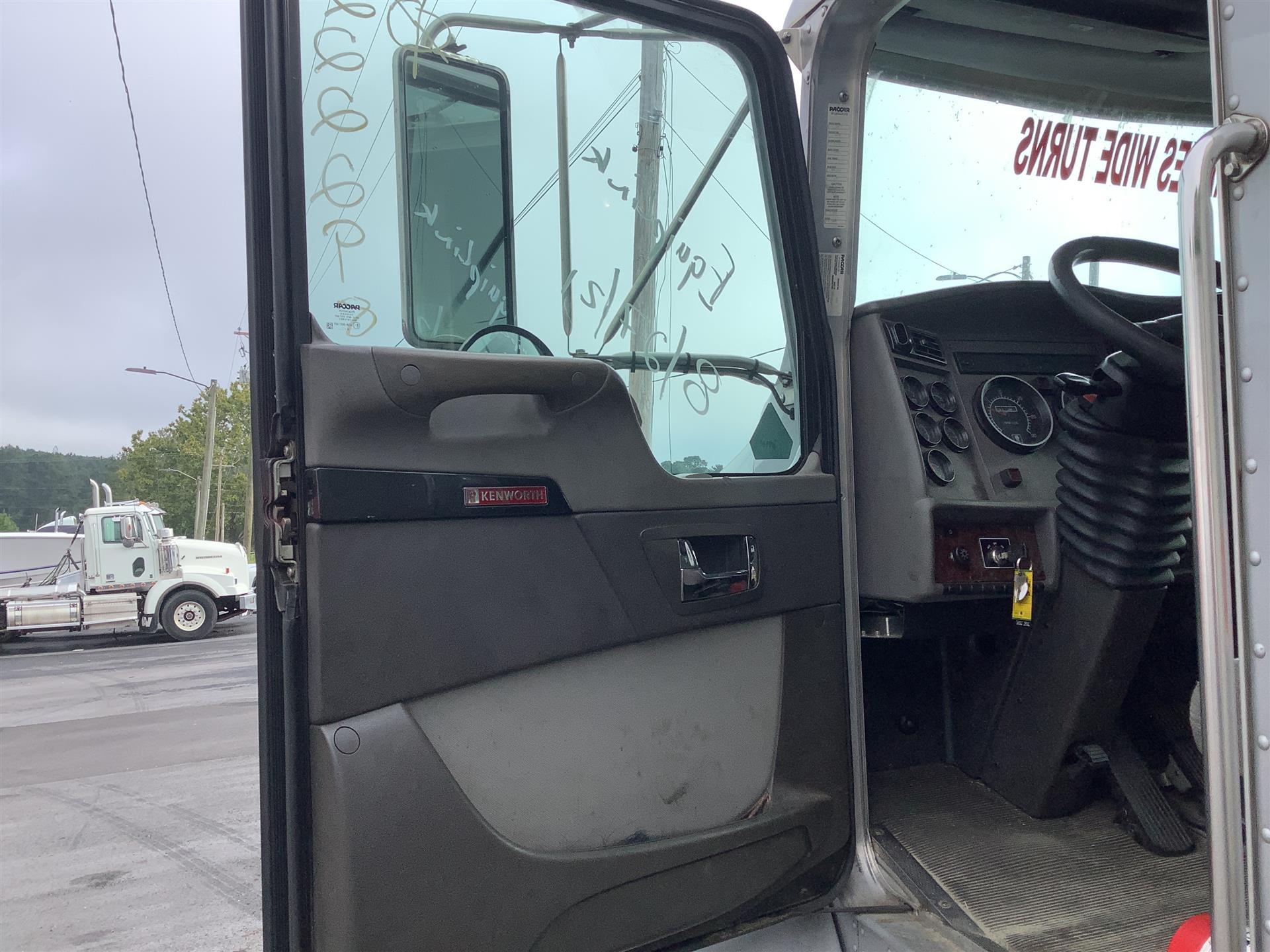 2008 KENWORTH T300 BOX TRUCK