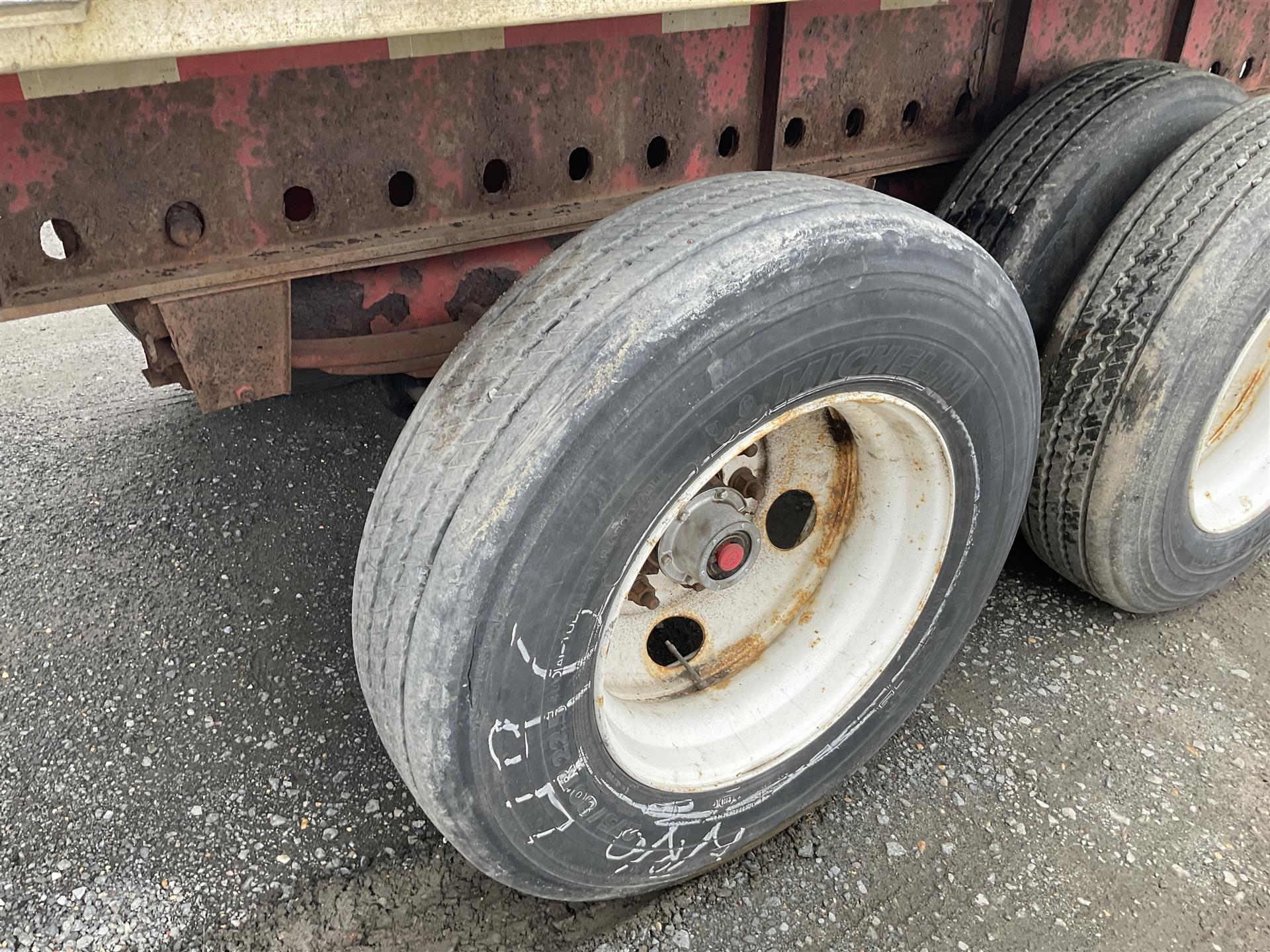 2004 UTILITY FLATBED TRAILER