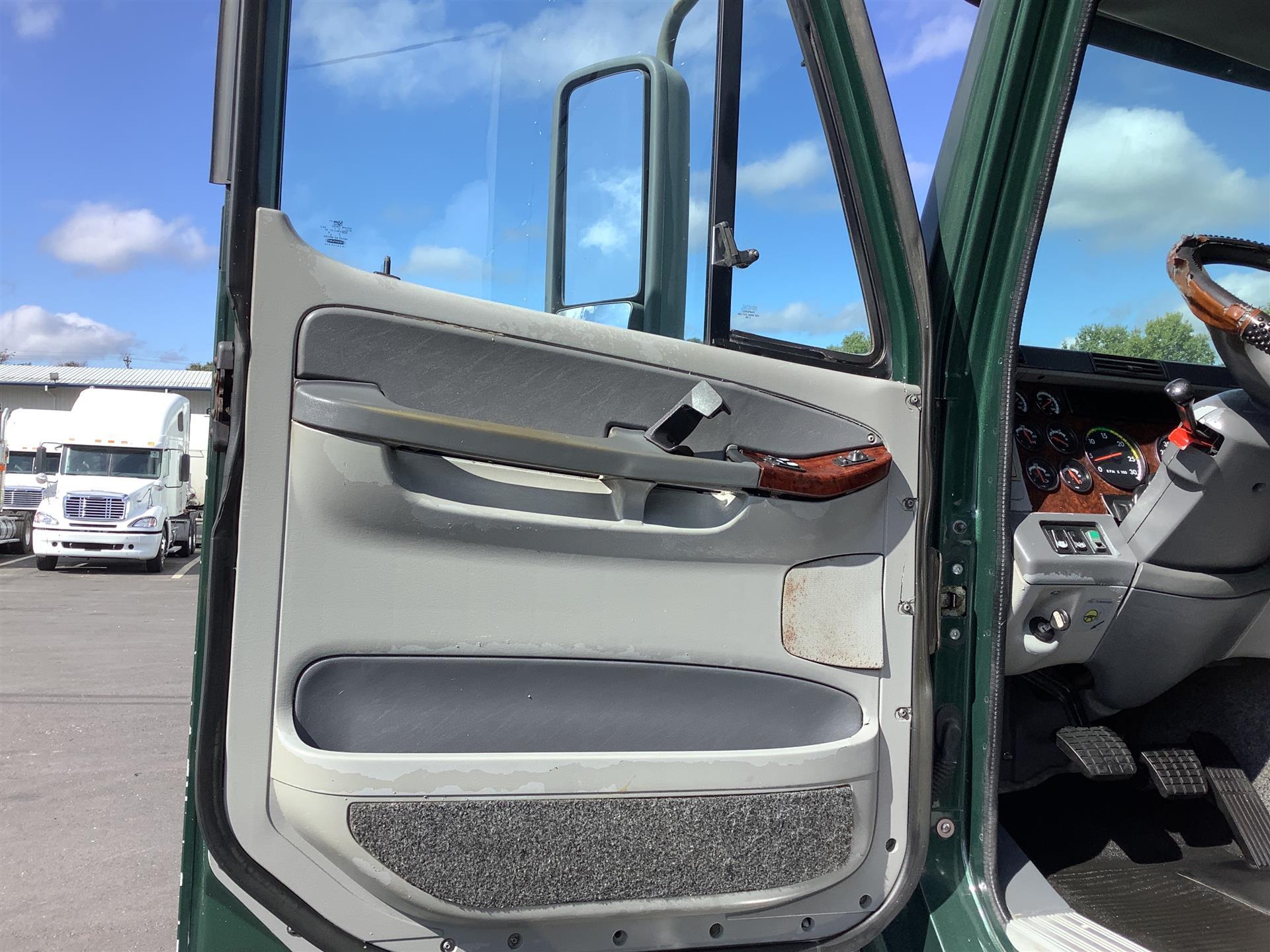 2007 FREIGHTLINER CENTURY CLASS