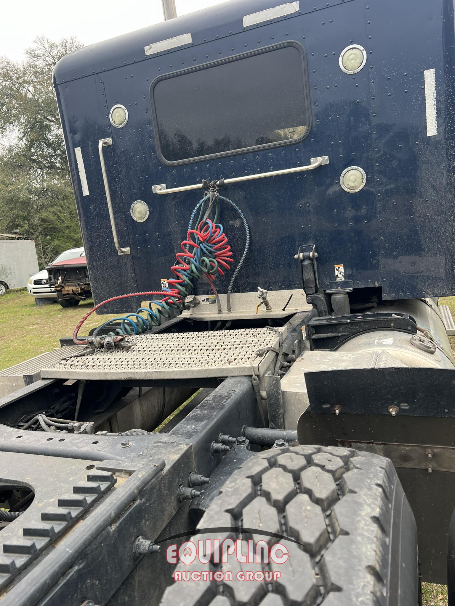 2012 PETERBILT 389 TANDEM AXLE SLEEPER