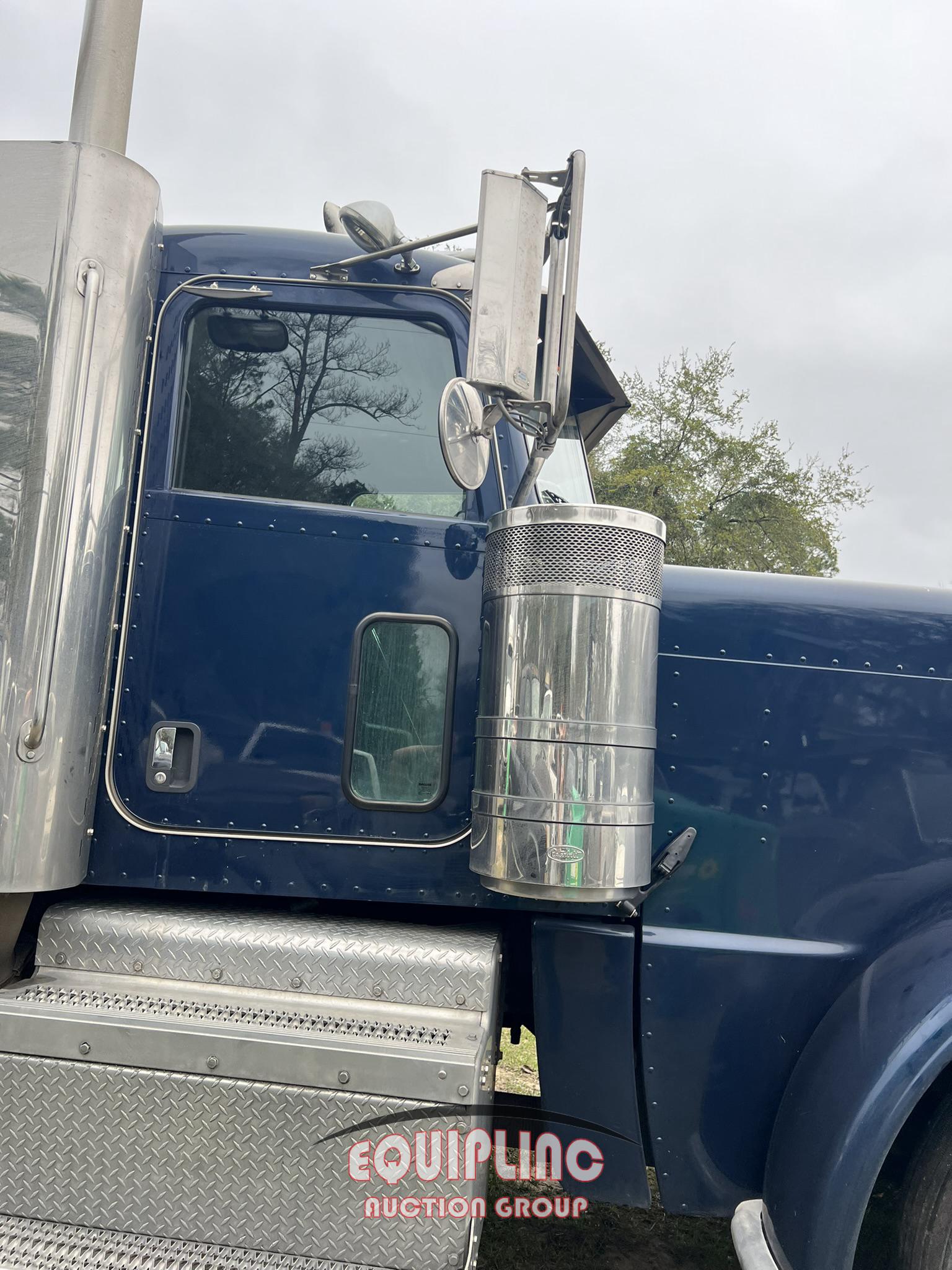 2012 PETERBILT 389 TANDEM AXLE SLEEPER