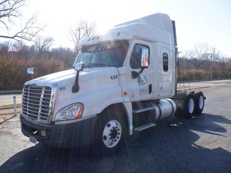 2016 FREIGHTLINER CASCADIA SLEEPER