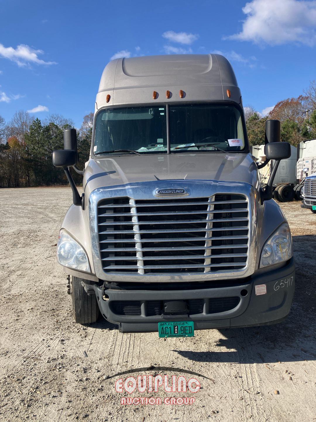 2018 FREIGHTLINER CASCADIA SLEEPER