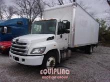 2019 Hino 268 BOX TRUCK