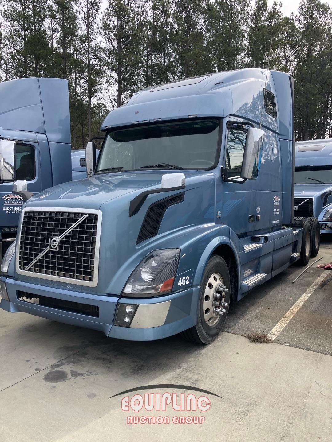 2014 VOLVO VNL SLEEPER TRUCK