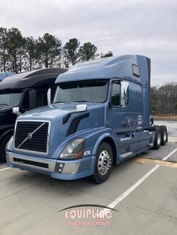 2014 VOLVO VNL SLEEPER TRUCK