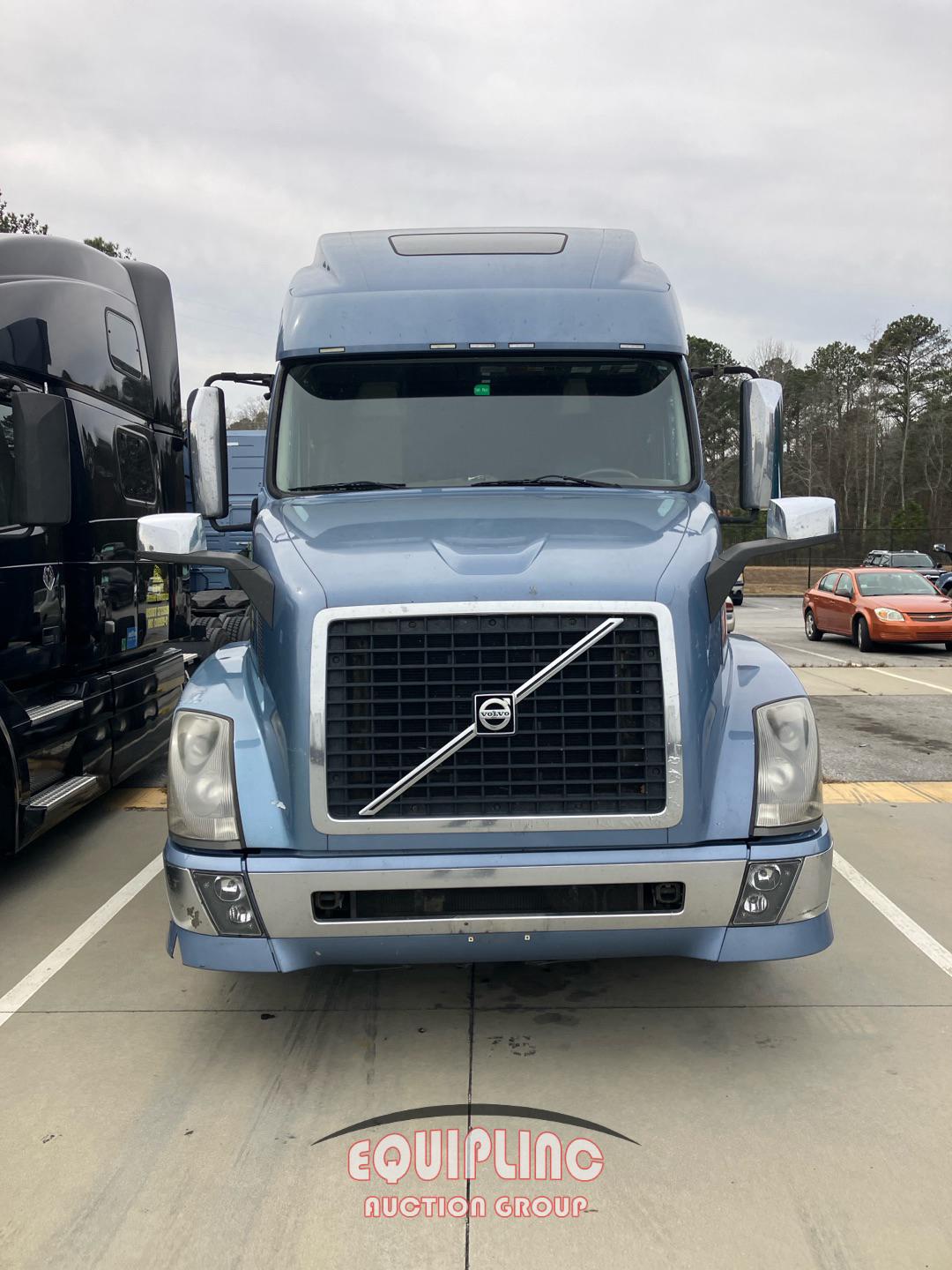 2014 VOLVO VNL SLEEPER TRUCK