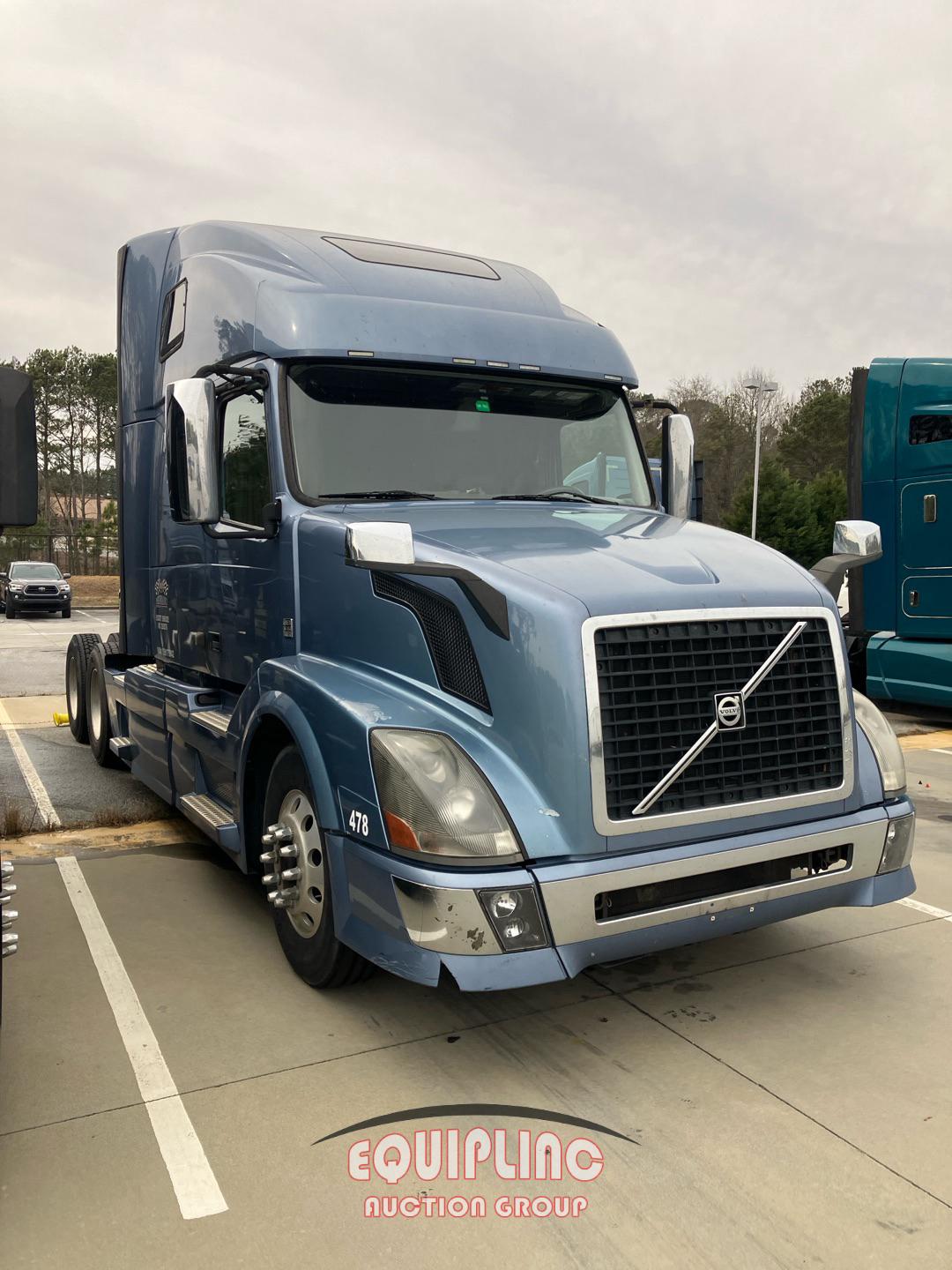 2014 VOLVO VNL SLEEPER TRUCK