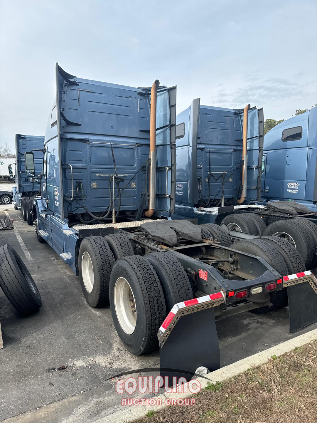 2014 VOLVO VNL SLEEPER TRUCK