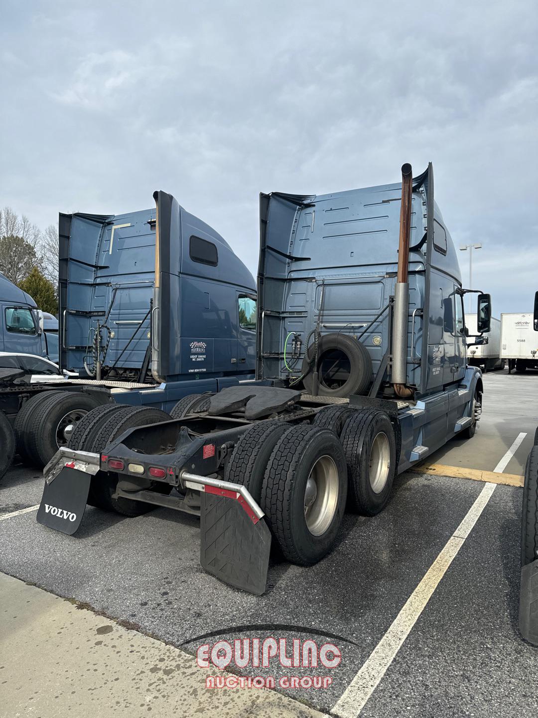 2014 VOLVO VNL SLEEPER TRUCK