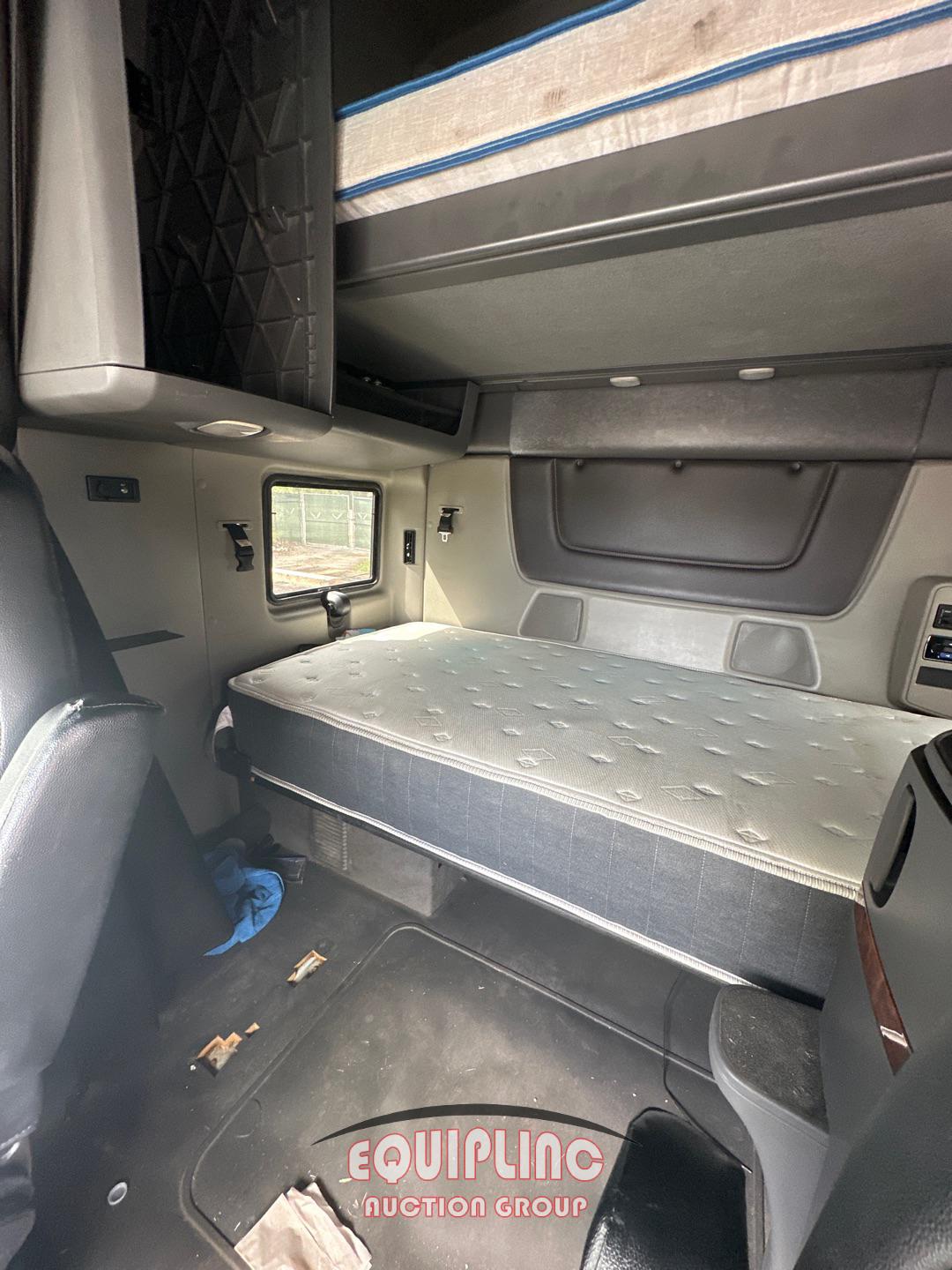 2018 INTERNATIONAL LT625 SLEEPER TRUCK