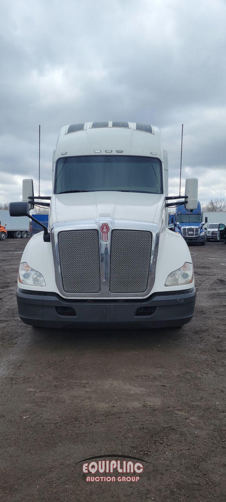 2019 KENWORTH T680 TANDEM AXLE SLEEPER