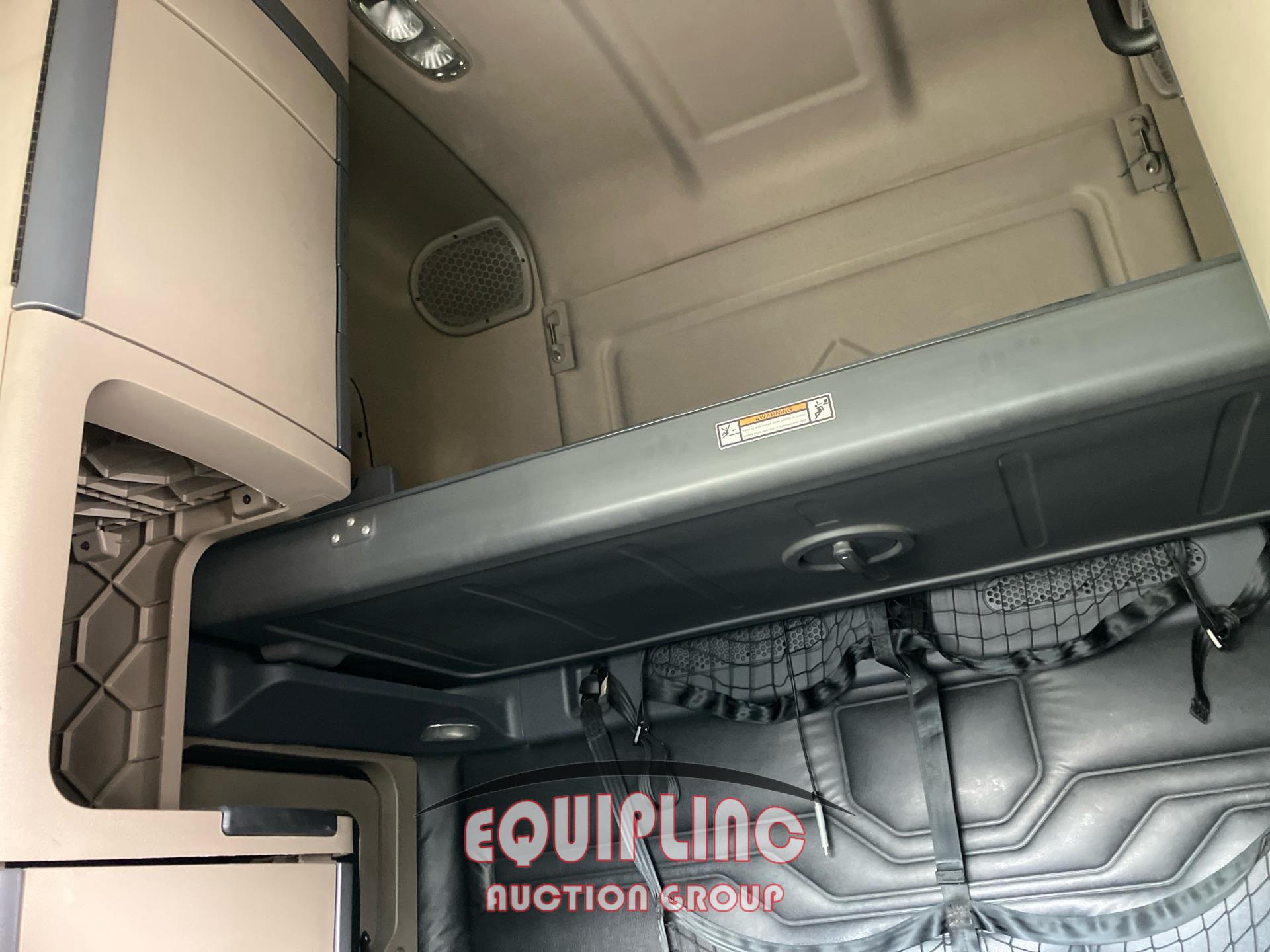 2017 FREIGHTLINER CASCADIA EVOLUTION TANDEM AXLE SLEEPER