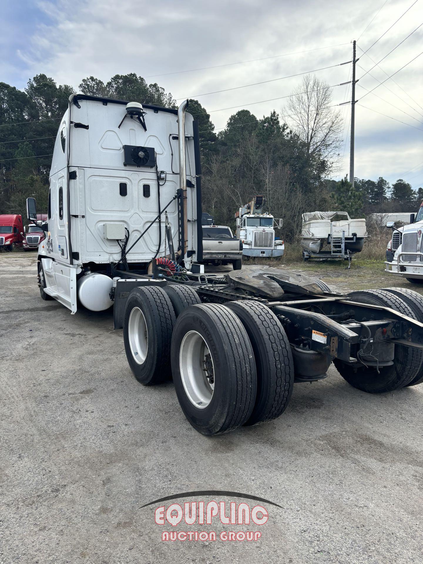 2017 FREIGHTLINER CASCADIA SLEEPER