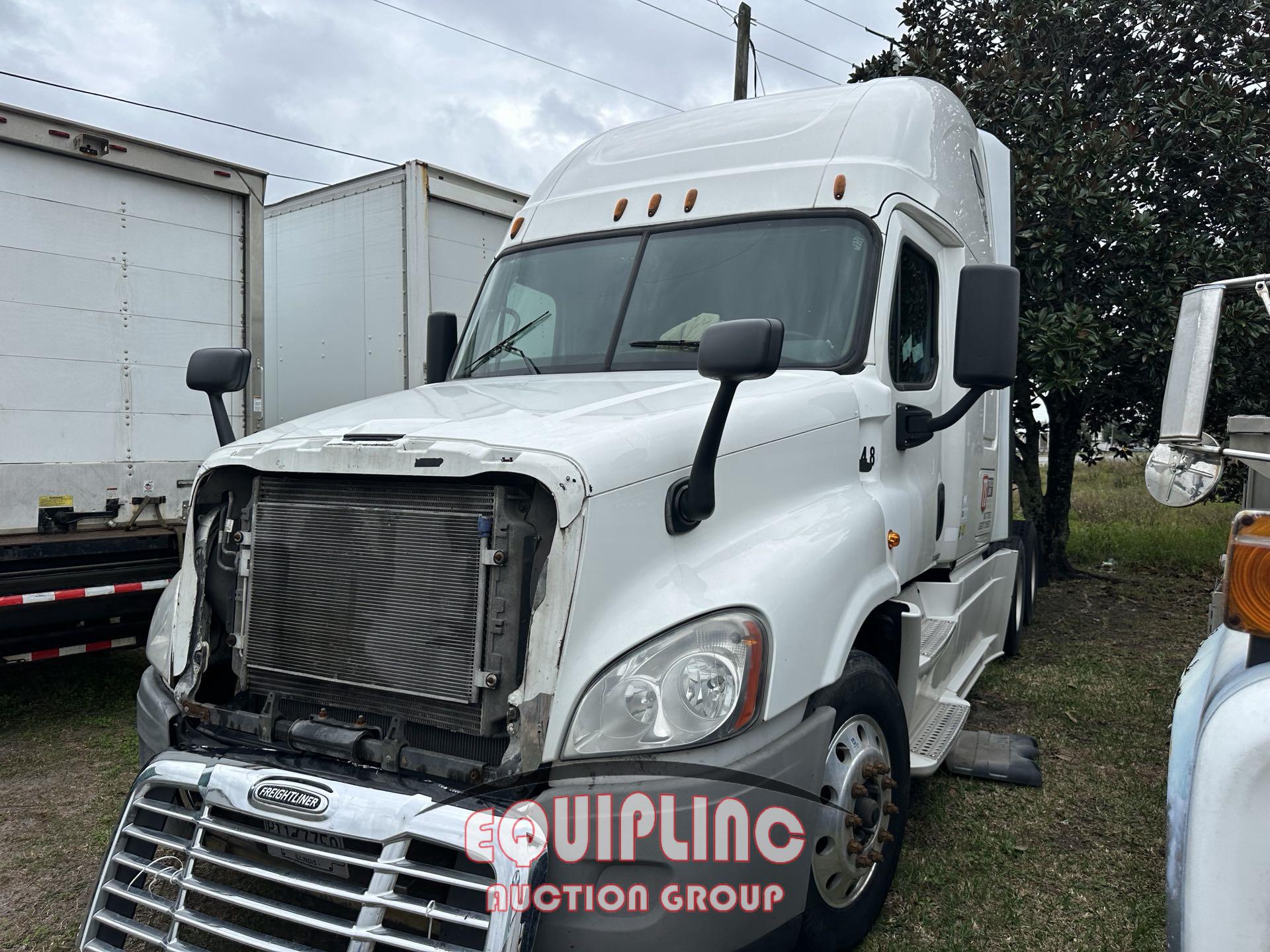 2015 FREIGHTLINER CASCADIA SLEEPER