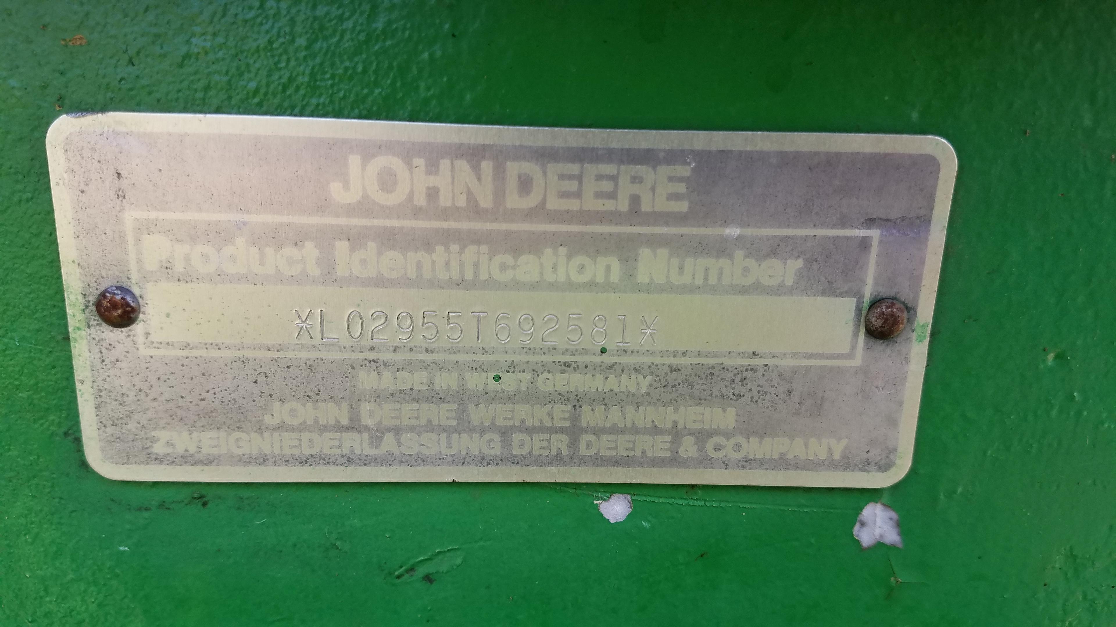 John Deere 2955 s/n: L2955T692581 - One owner, purchased new in 1990. 6276