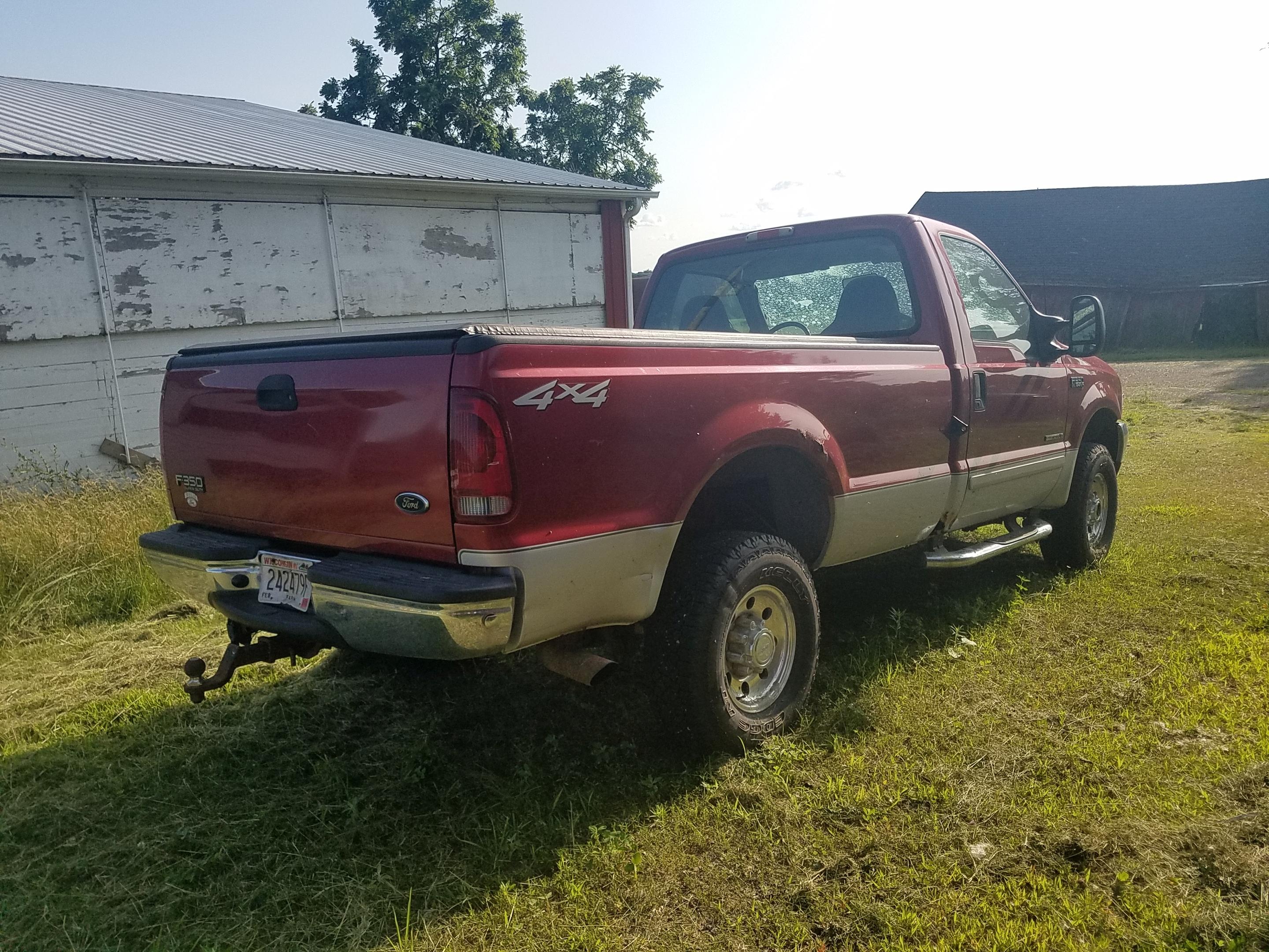 Ford F350 Super Duty Pickup 2003 model. VIN:1FTSF31F03EA76420. Truck has on