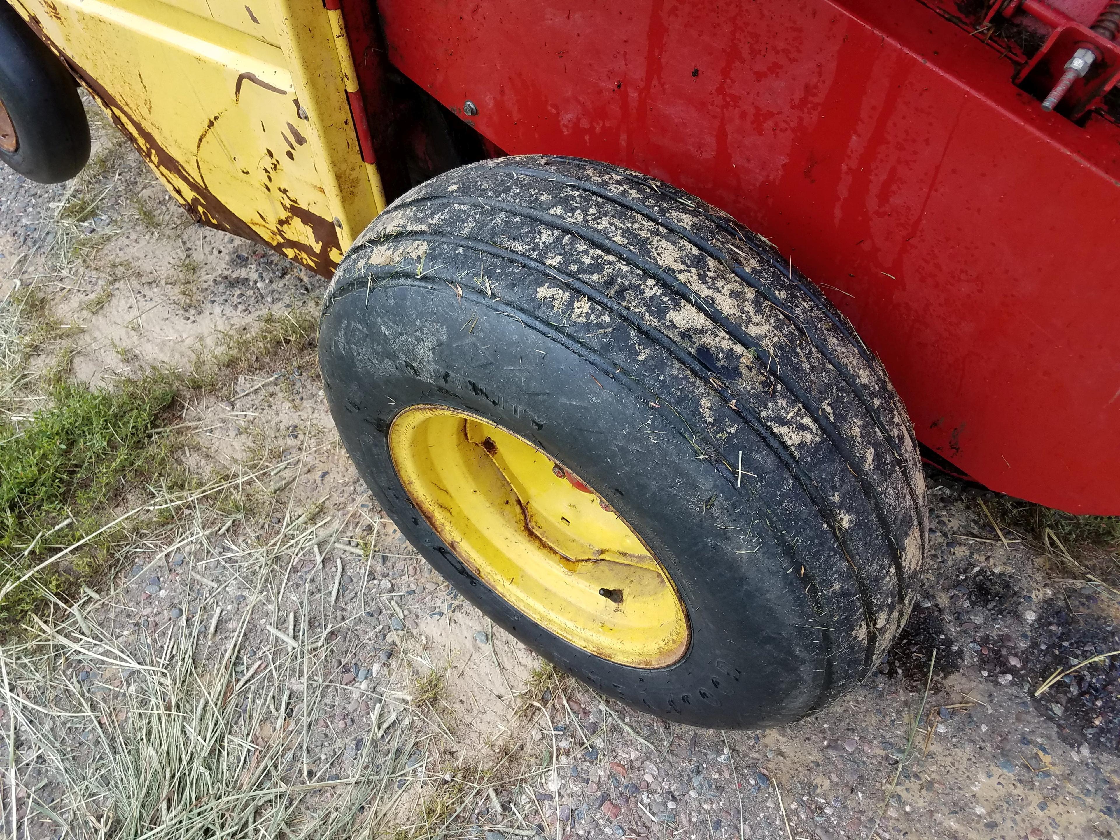 New Holland 854 round baler. S/N: 590572. Bought new. Manual twine tie. Cha