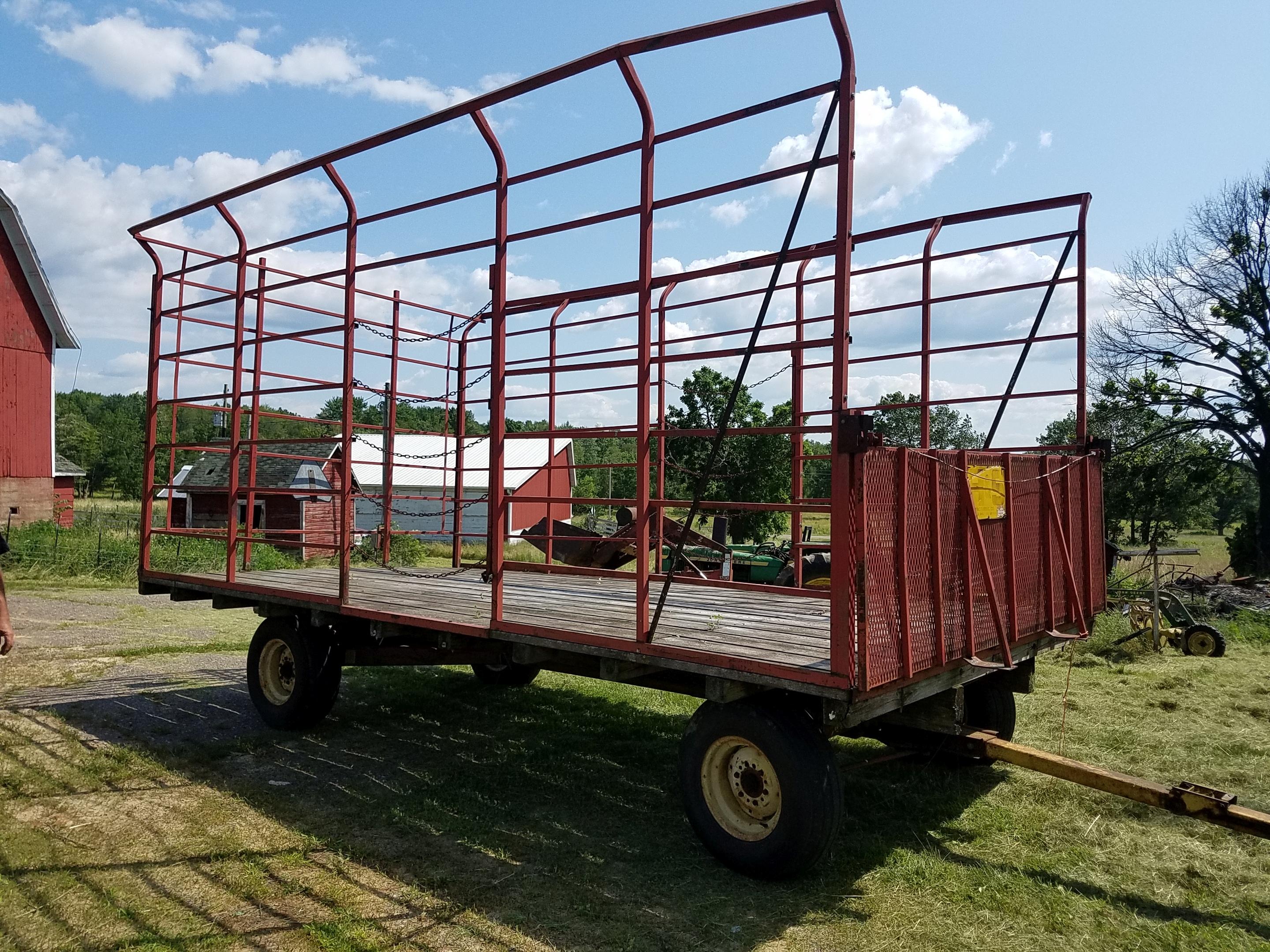 H&S 9X18 Thrower rack, good wood floor, New Holland 234 running gear with a