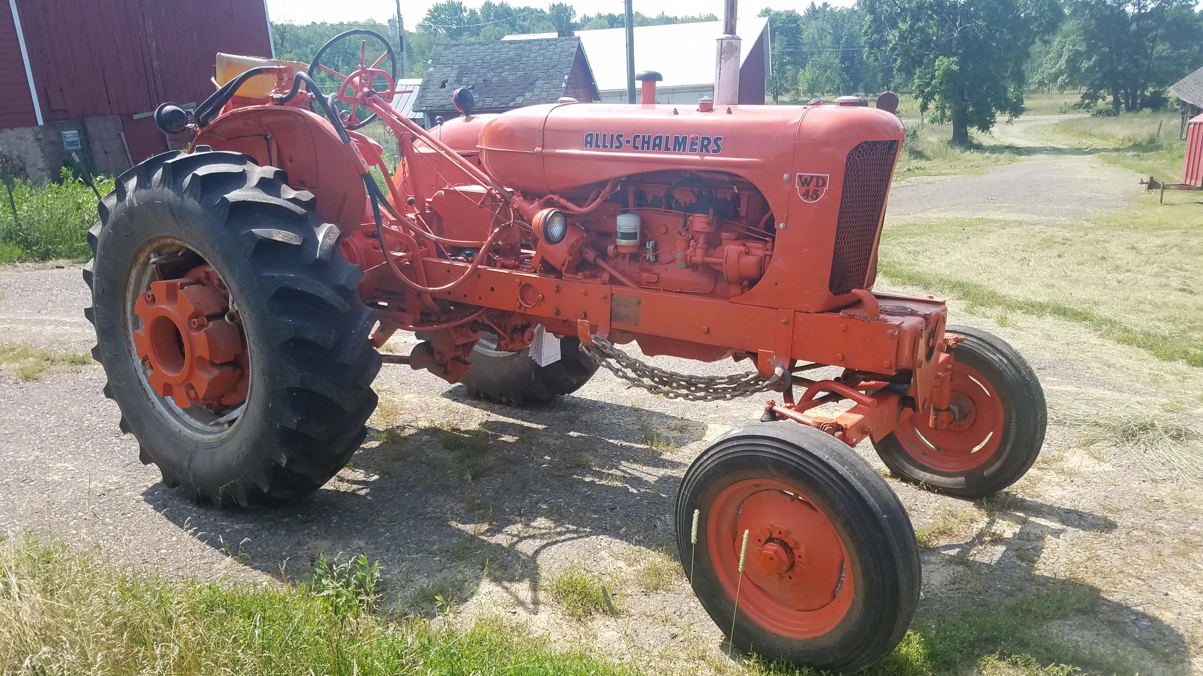 Allis Chalmers WD45 s/n: D230530 1957. Spent most of it's life on this farm