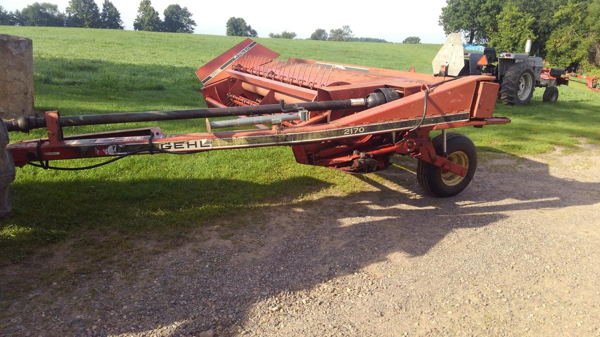 Gehl 2170 haybine. Good working condition. Replaced this season: new sickle