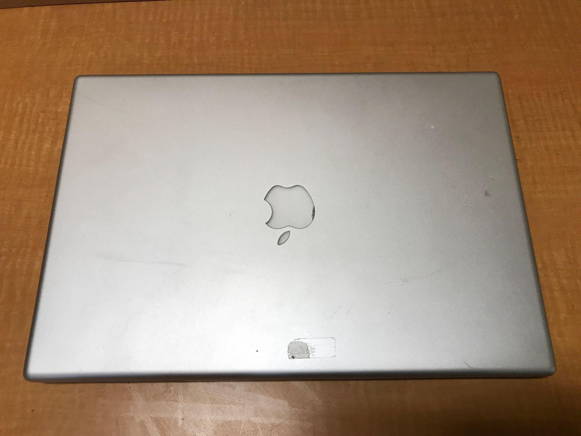 APPLE MacBook Pro A1260 Intel Core 2 Duo 2.6GHz 2GB RAM nVidia GeForce 8600M 15" Laptop Computer