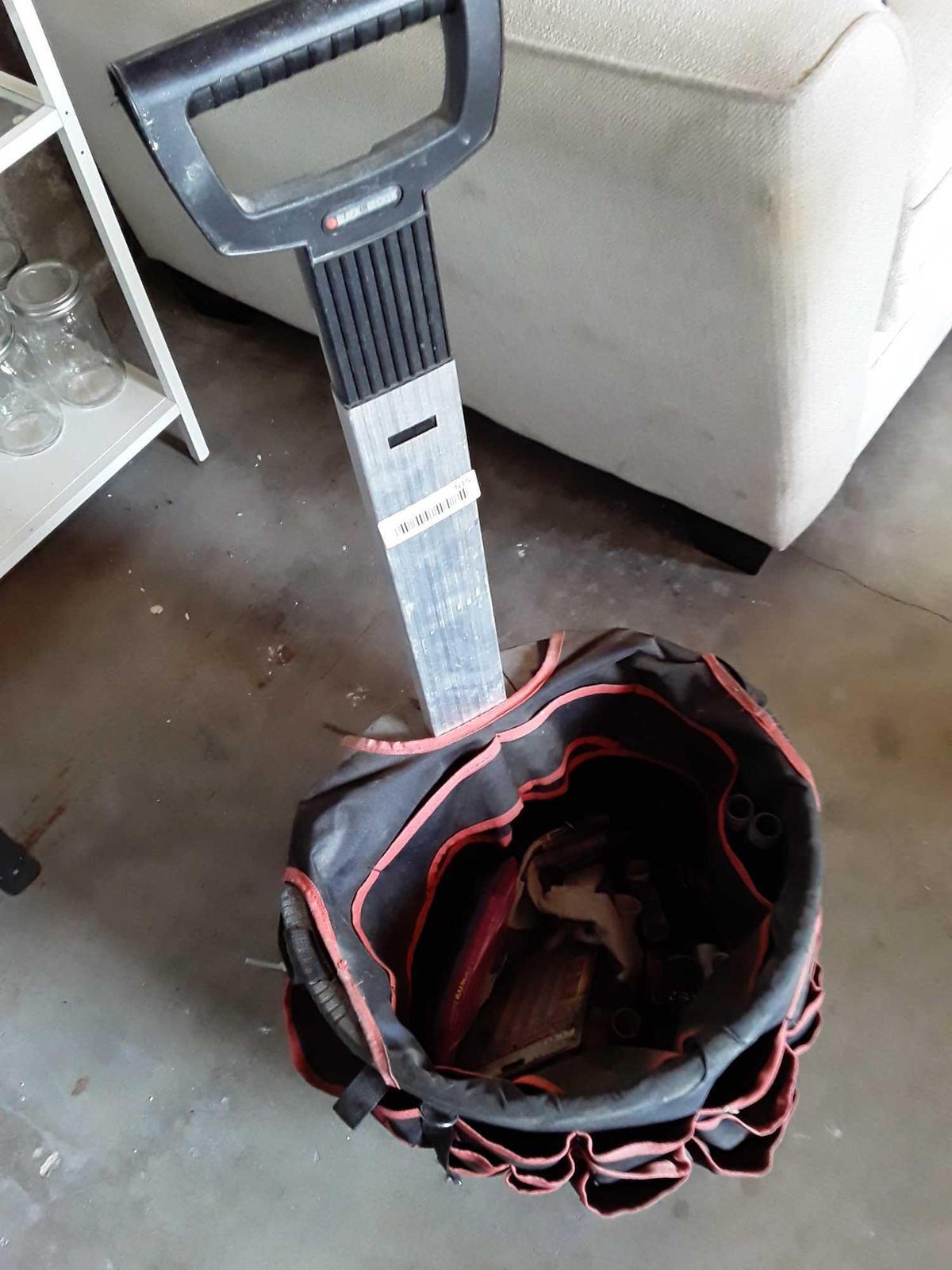 Rolling tool bucket