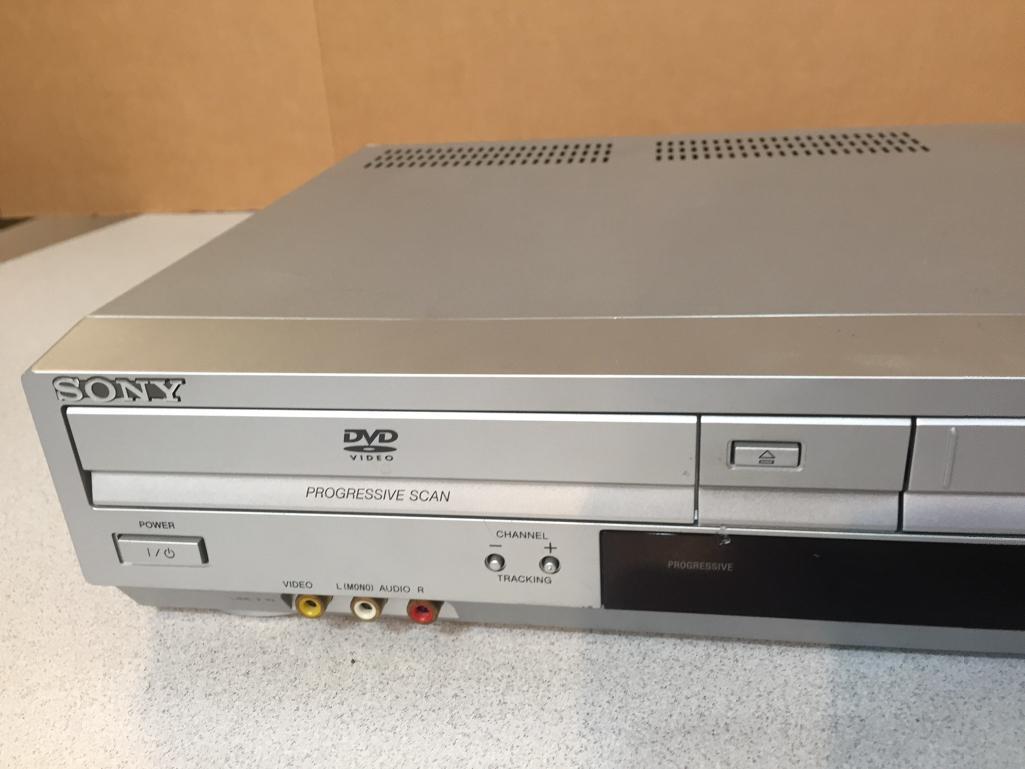 Sony SLV-D271P & Panasonic DMP-BD70V Combo DVD & VHS VCR Players -2pcs