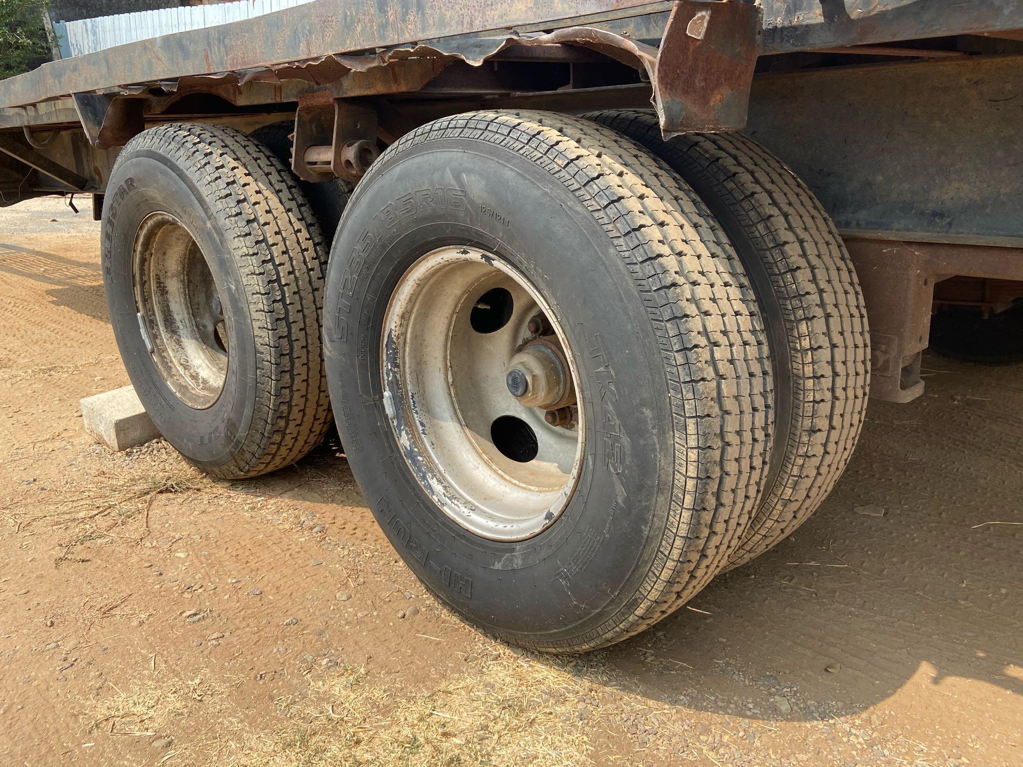 30ft Gooseneck Flatbed Trailer